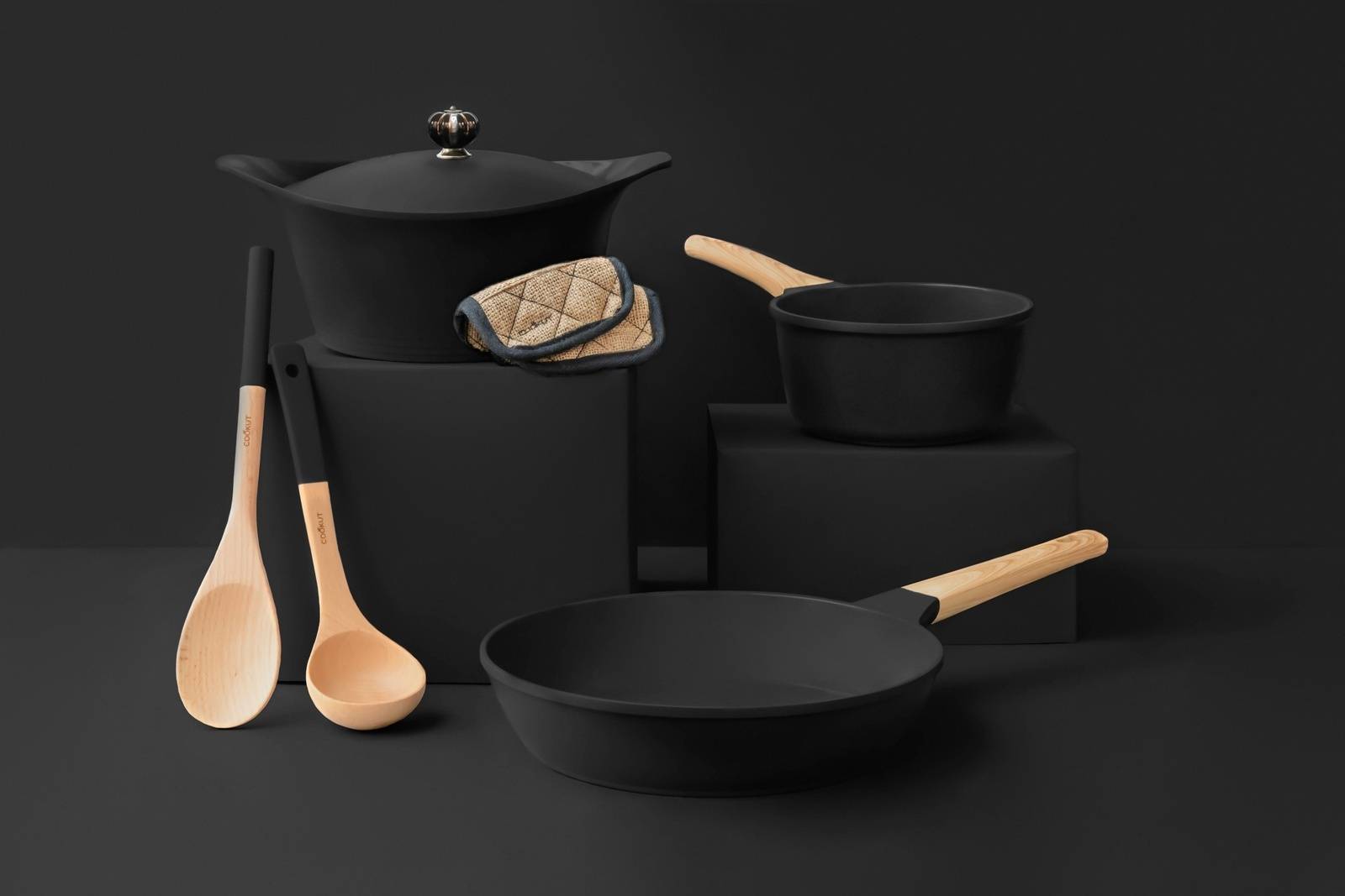 Ma jolie cocotte de COOKUT poêle et casserole noir graphite