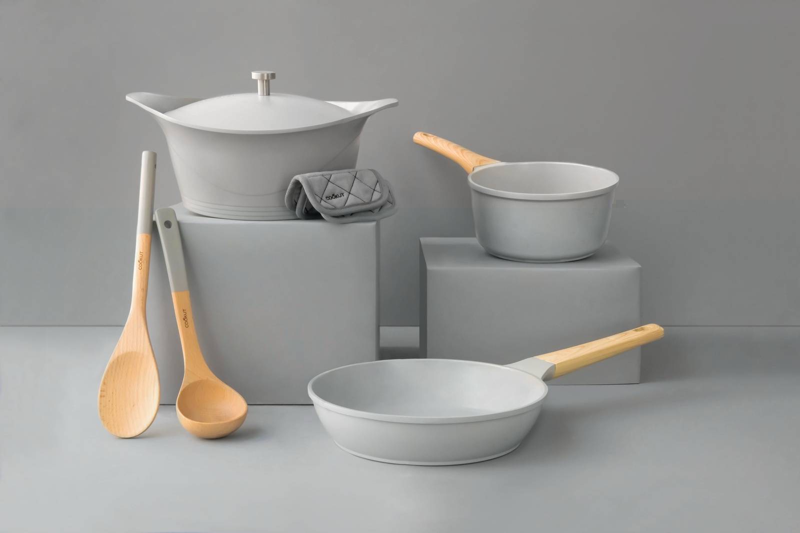 Ma jolie cocotte de COOKUT poêle et casserole gris perle