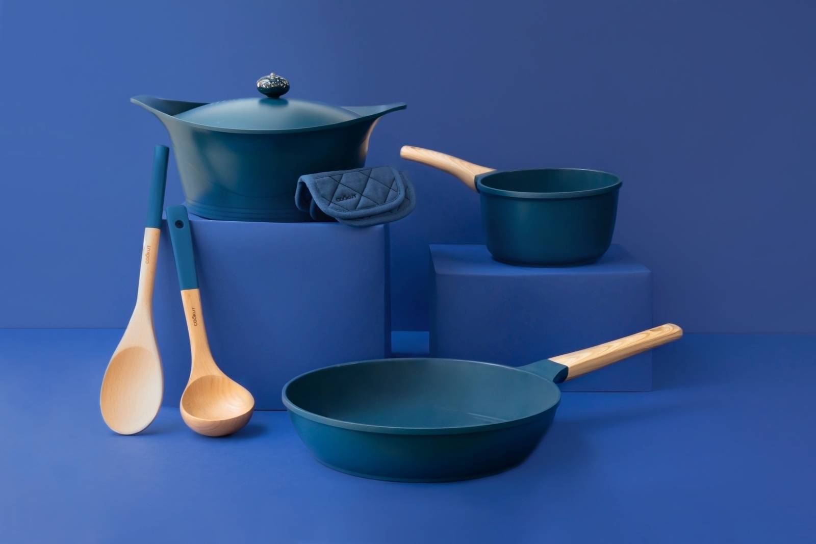 Ma jolie cocotte de COOKUT poêle et casserole bleu myrtille