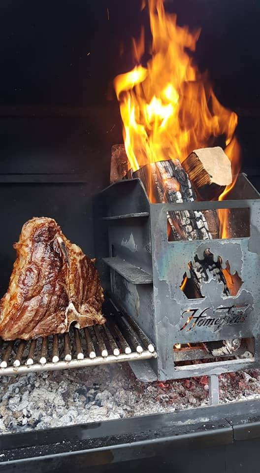 Grillade au feu de bois barbecue sud africain Braai