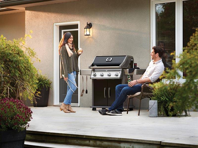 Trouver un barbecue gaz canadien Napoleon de la gamme Rogue près de Lyon