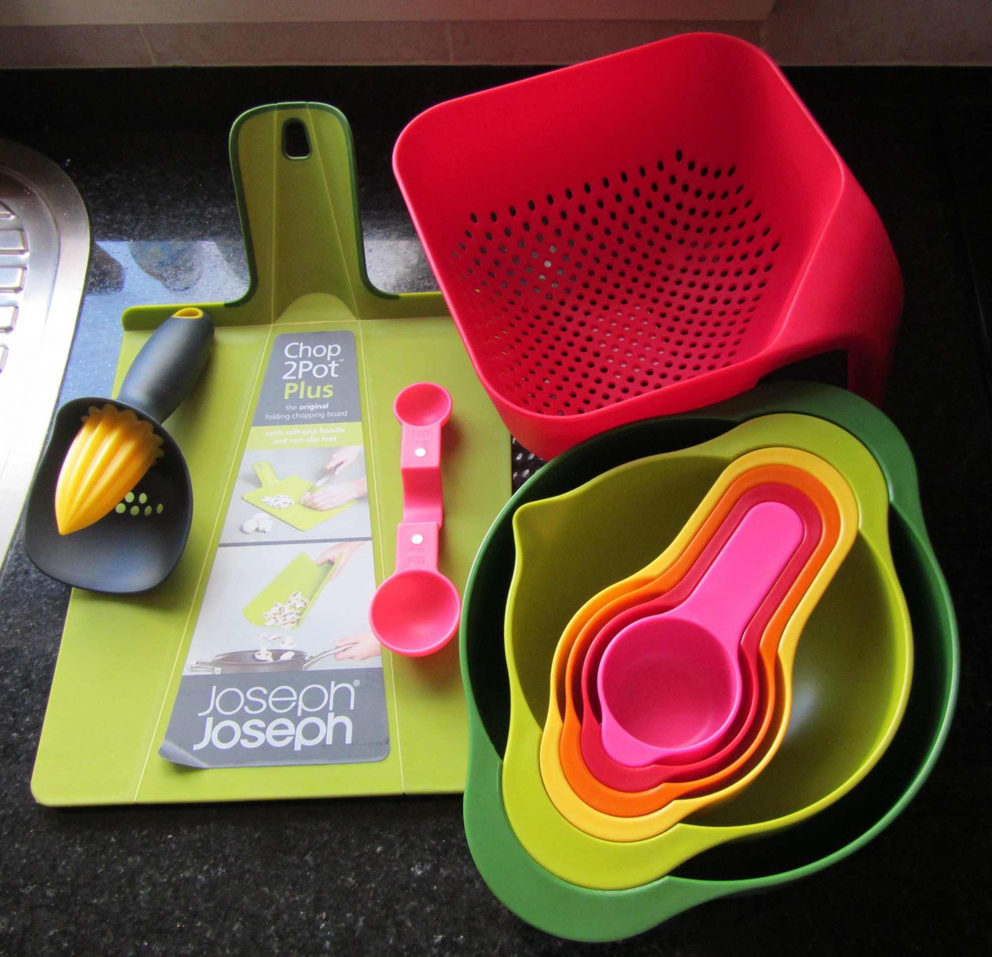 Acheter planche à découper passoire presse agrumes Joseph Joseph à Ambérieux